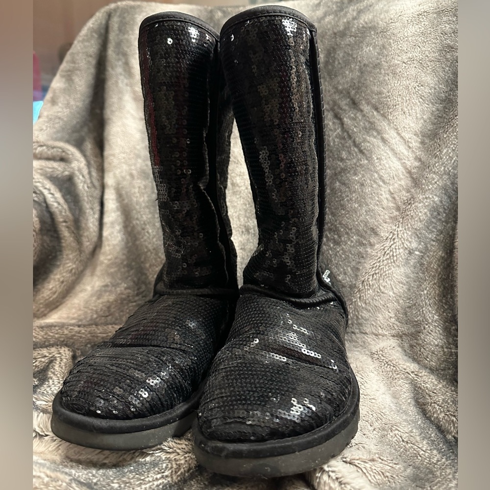 women’s tall sequin uggs- size 6!